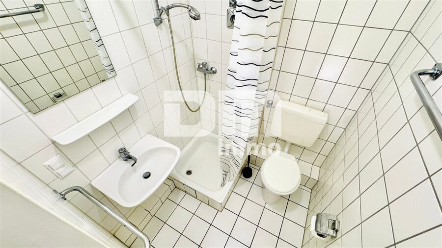(R)eserviert! Kompaktes Apartment 2 von 3 in zentraler Lage - 2 Badezimmer / Dusche